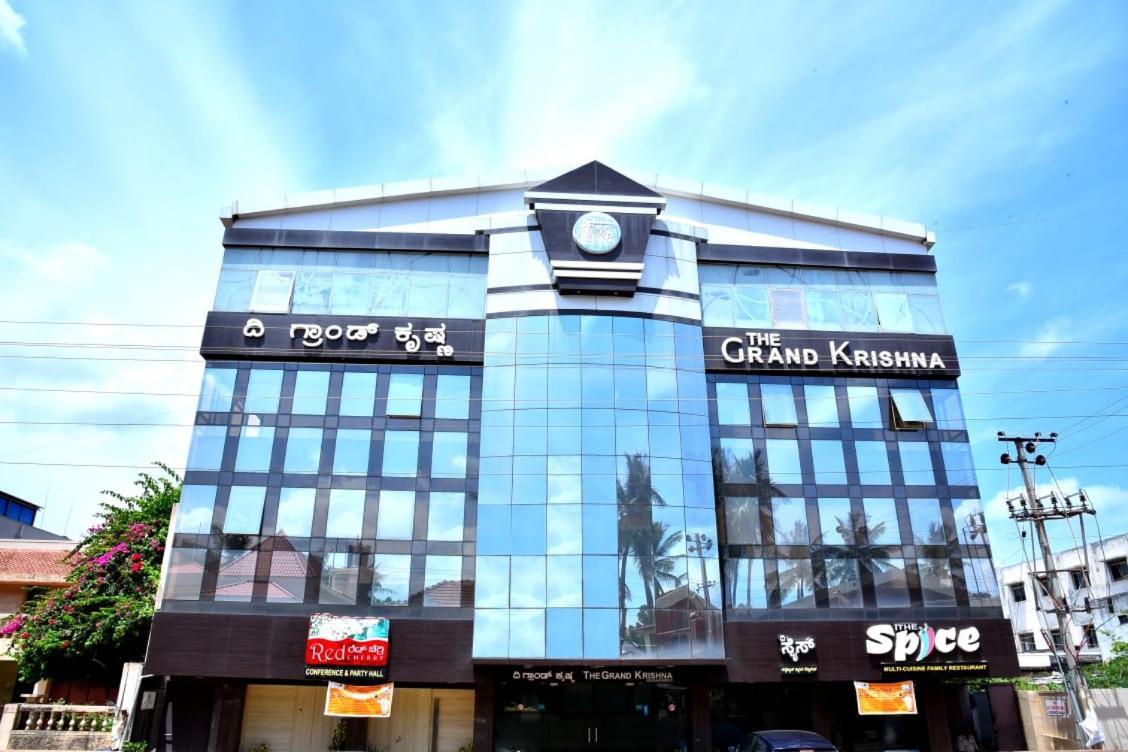 The Grand Krishna Luxury Hotel Chikmagalūr Zewnętrze zdjęcie