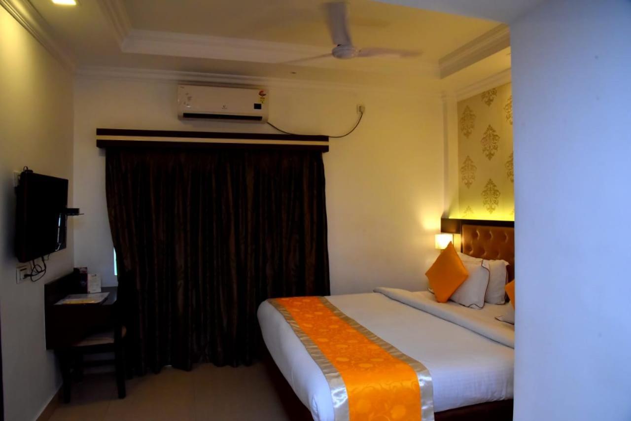 The Grand Krishna Luxury Hotel Chikmagalūr Zewnętrze zdjęcie